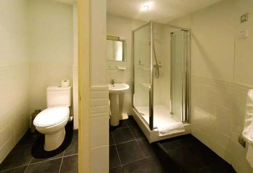 فندق Three Queens