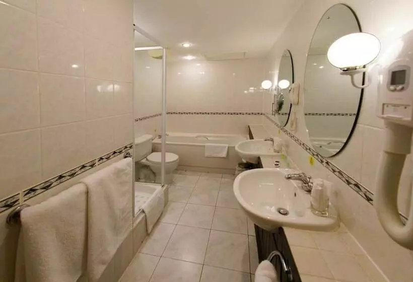 فندق Three Queens