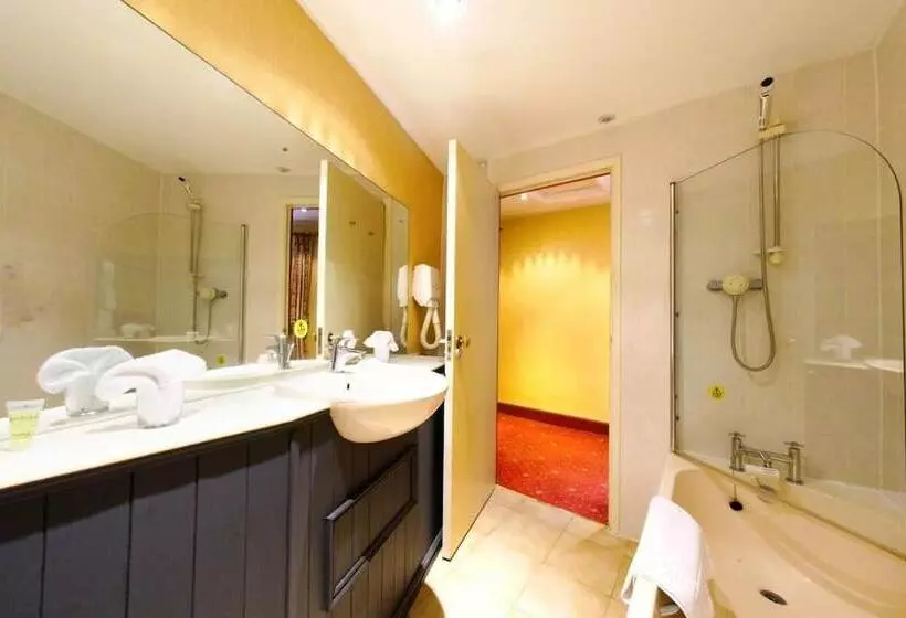 فندق Three Queens