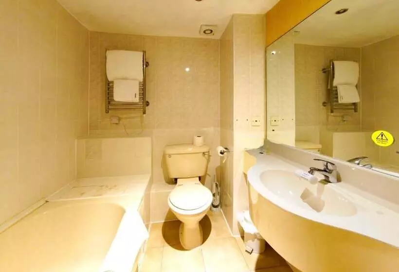 فندق Three Queens