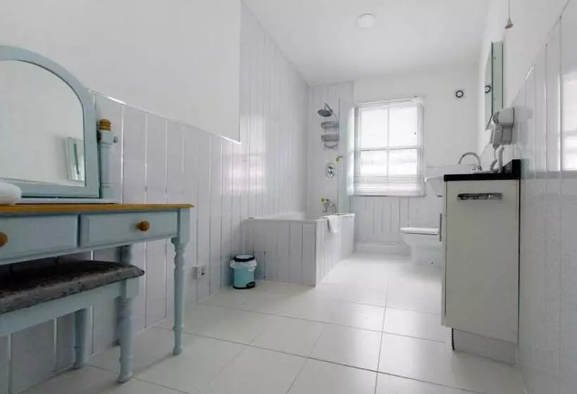 فندق Three Queens