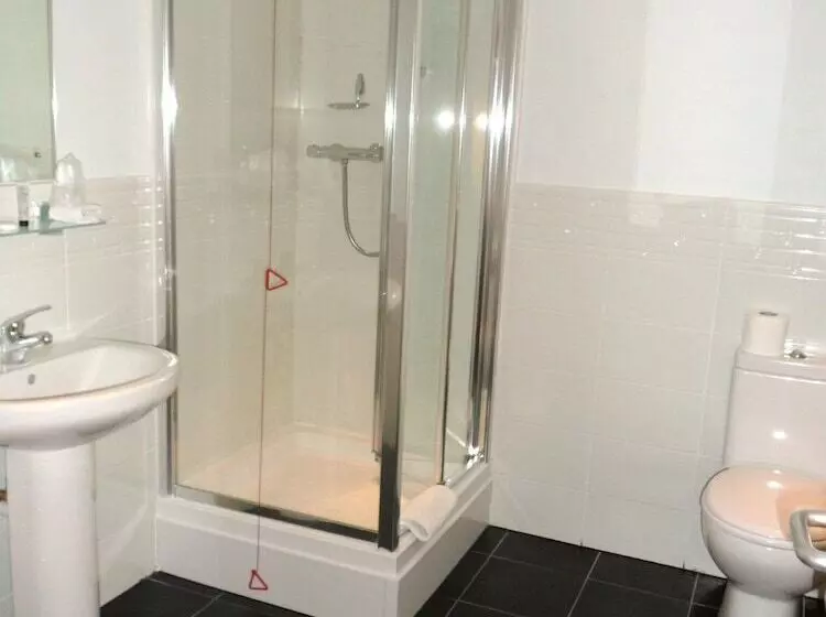 فندق Three Queens