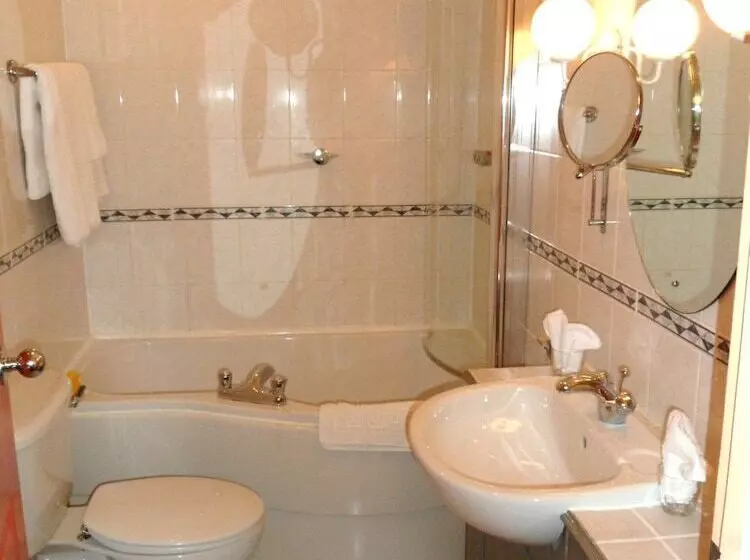 فندق Three Queens