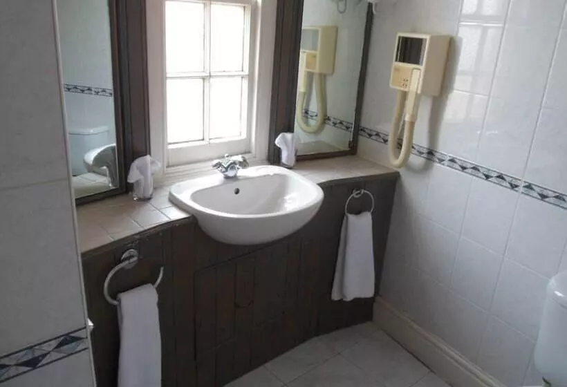 فندق Three Queens