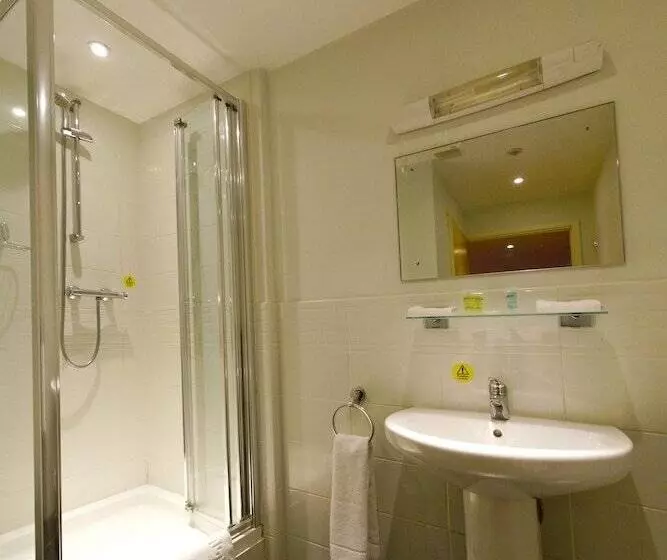 فندق Three Queens