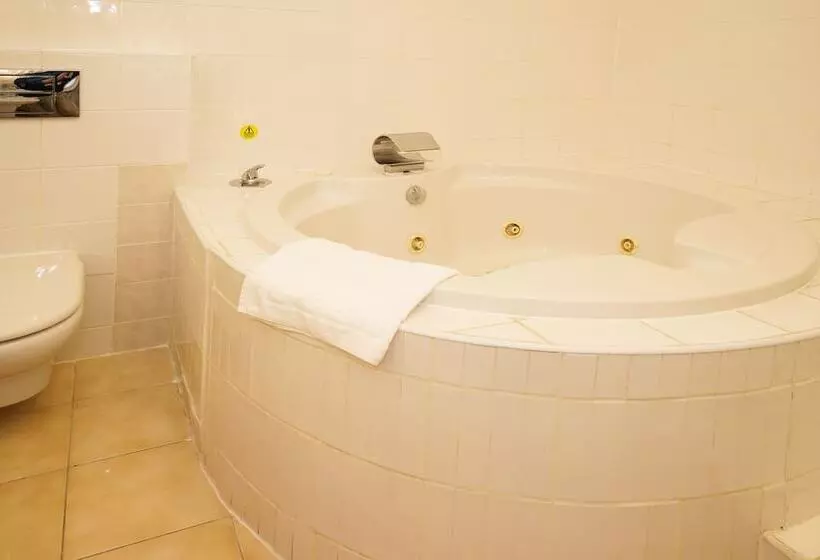 فندق Three Queens