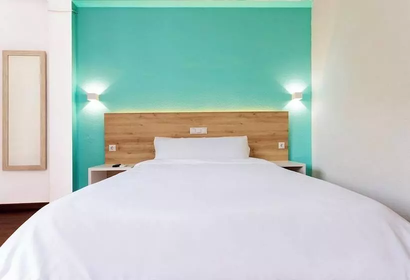 ホテル Torremolinos Centro By Croma