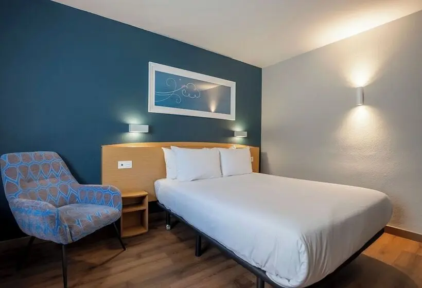 هتل Travelodge Alicante Puerto