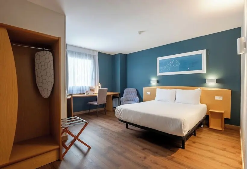 هتل Travelodge Alicante Puerto