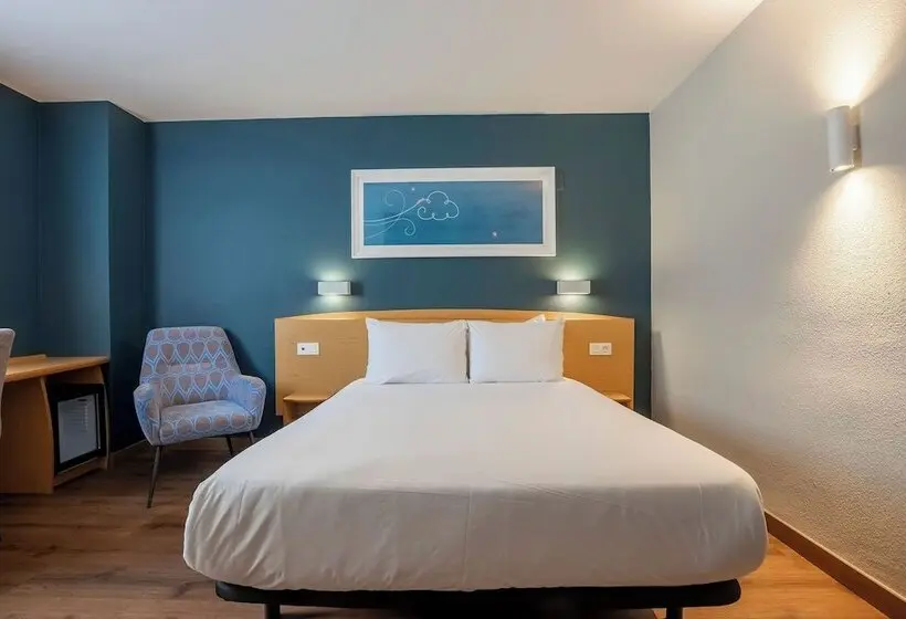 هتل Travelodge Alicante Puerto