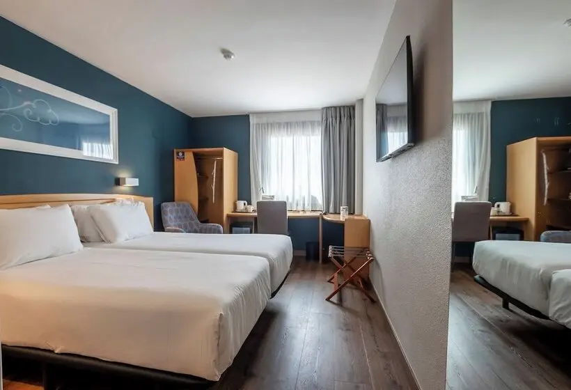 هتل Travelodge Alicante Puerto