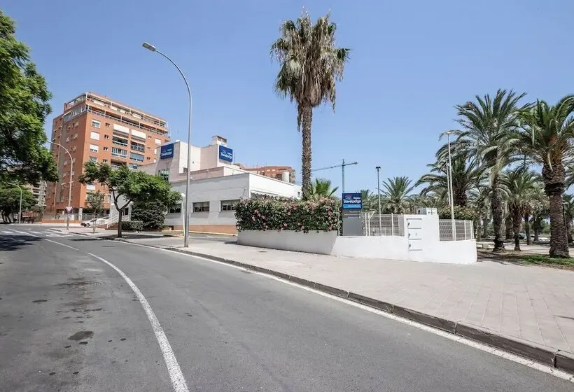 هتل Travelodge Alicante Puerto