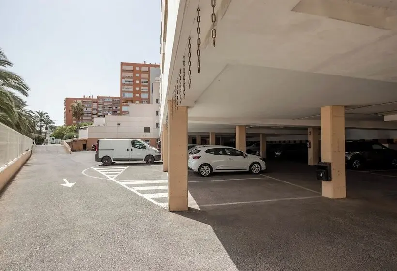 هتل Travelodge Alicante Puerto
