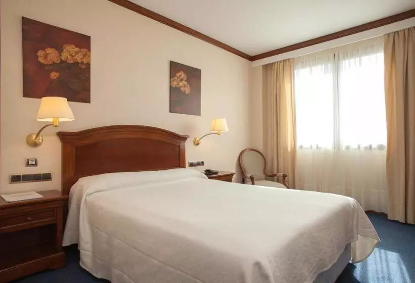 هتل Villa De Almazan