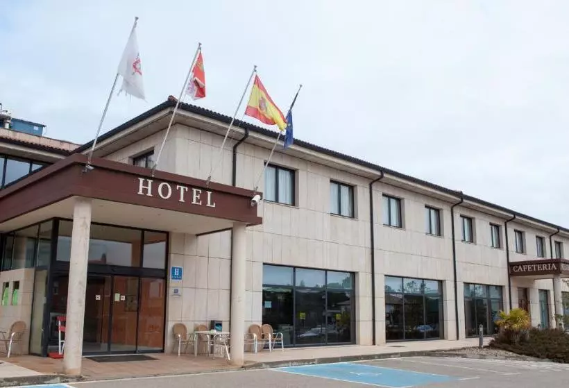 هتل Villa De Almazan