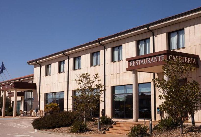 فندق Villa De Almazan