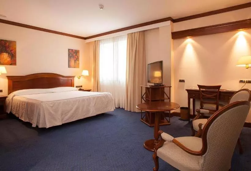 هتل Villa De Almazan