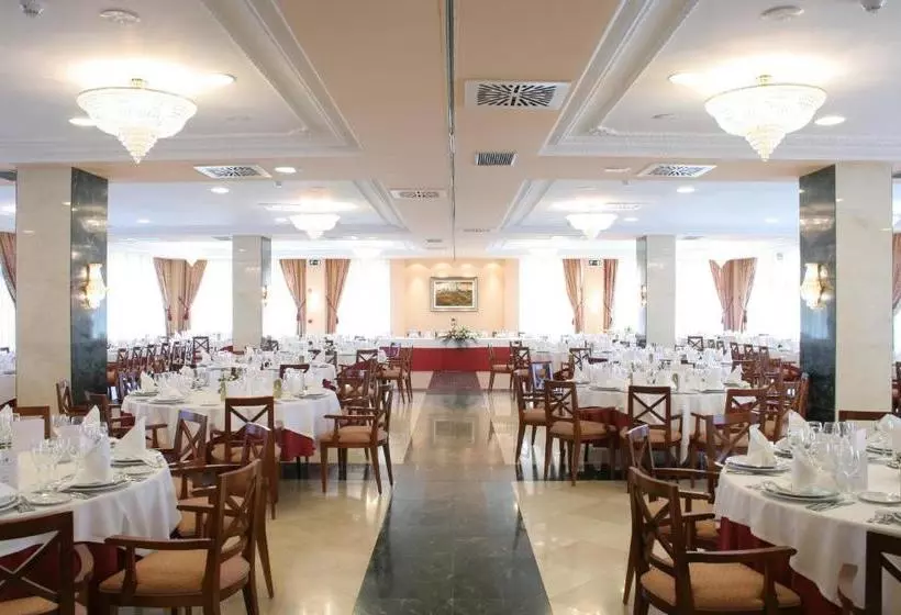 هتل Villa De Almazan