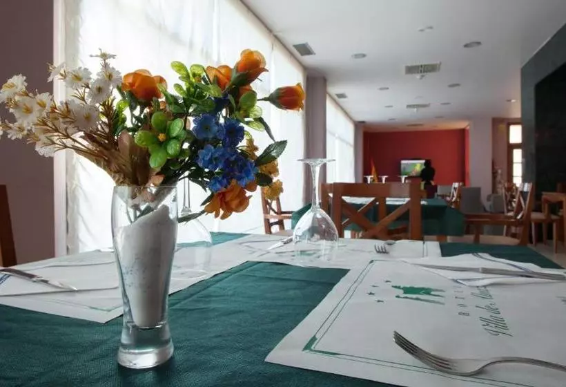 هتل Villa De Almazan