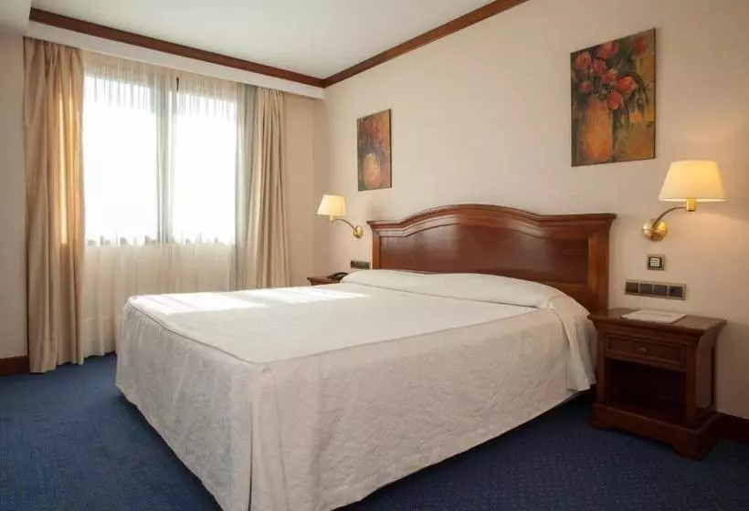 هتل Villa De Almazan