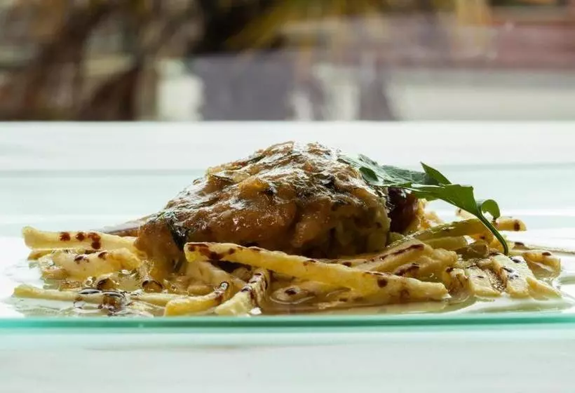 هتل Villa De Almazan