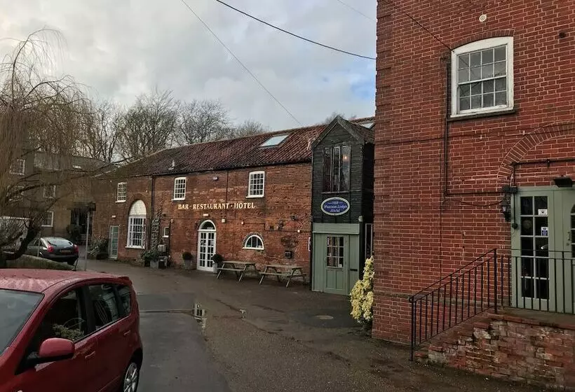 فندق Wensum Lodge