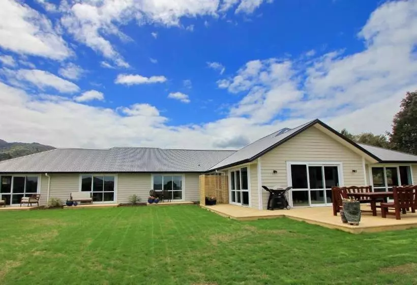 ベッドアンドブレックファースト Aotea Boutique Accommodation