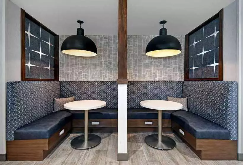 Hotelli Hampton Inn Midland South