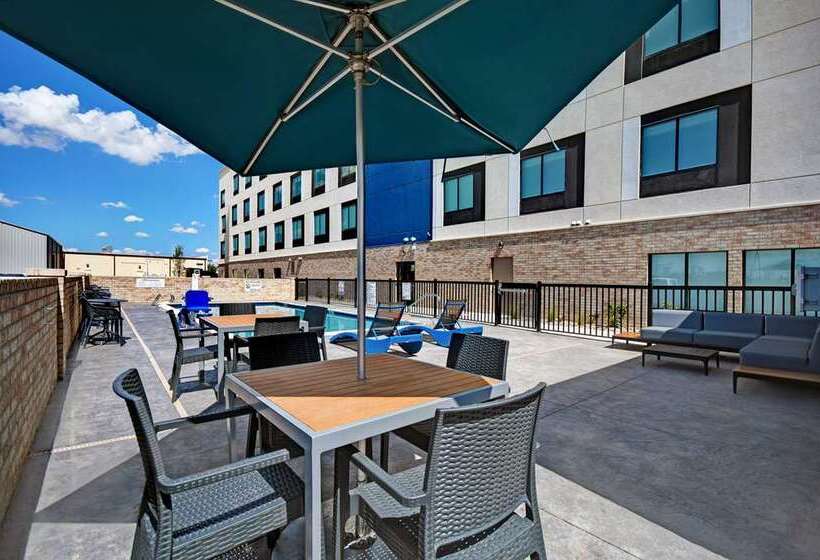 هتل Hampton Inn Midland South