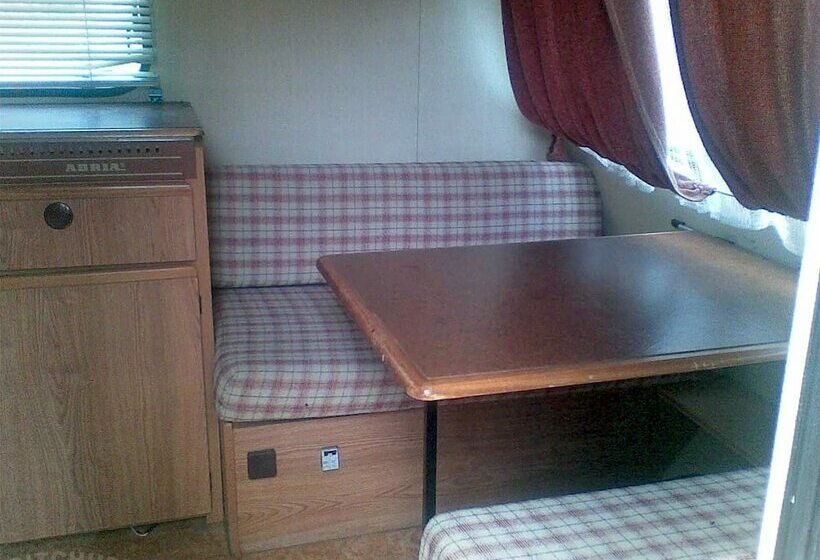 Hotel Pirineos Cien Lagos