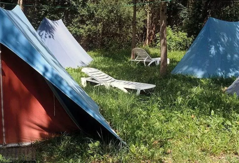 ホテル Pirineos Cien Lagos