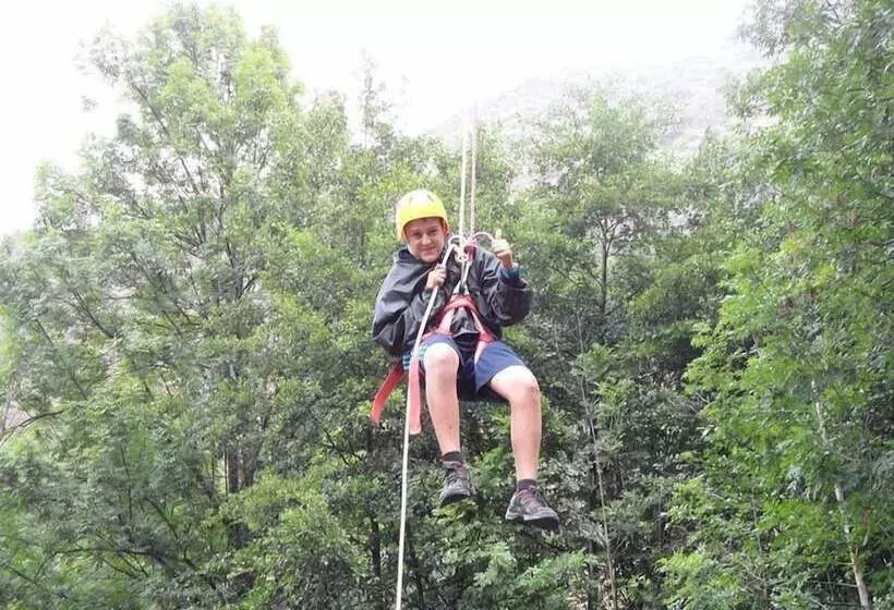 ホテル Pirineos Cien Lagos