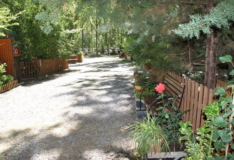 Hotel Pirineos Cien Lagos