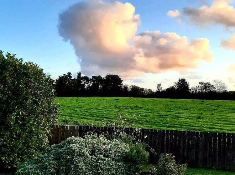 ベッドアンドブレックファースト Evaron House