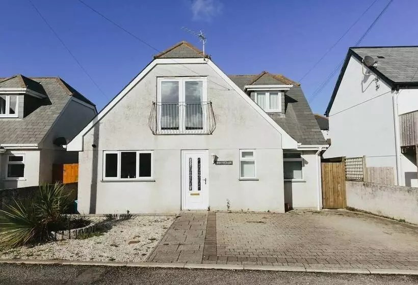 Family Home In Newquay, Parking, 3 Min Walk Beach