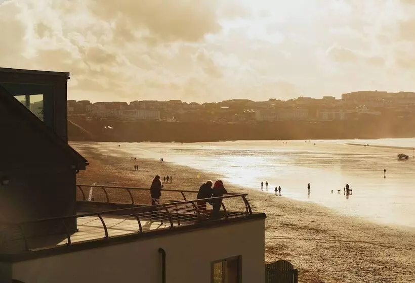 Family Home In Newquay, Parking, 3 Min Walk Beach