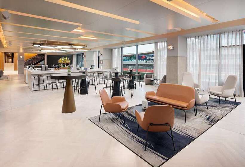 ホテル Hilton Garden Inn Silverstone