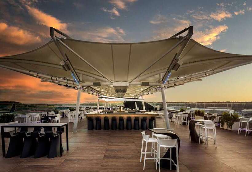 ホテル Hilton Garden Inn Silverstone