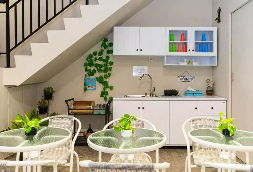 Majatalo Reddoorz Hostel @ Di Panjaitan Simpang Lima