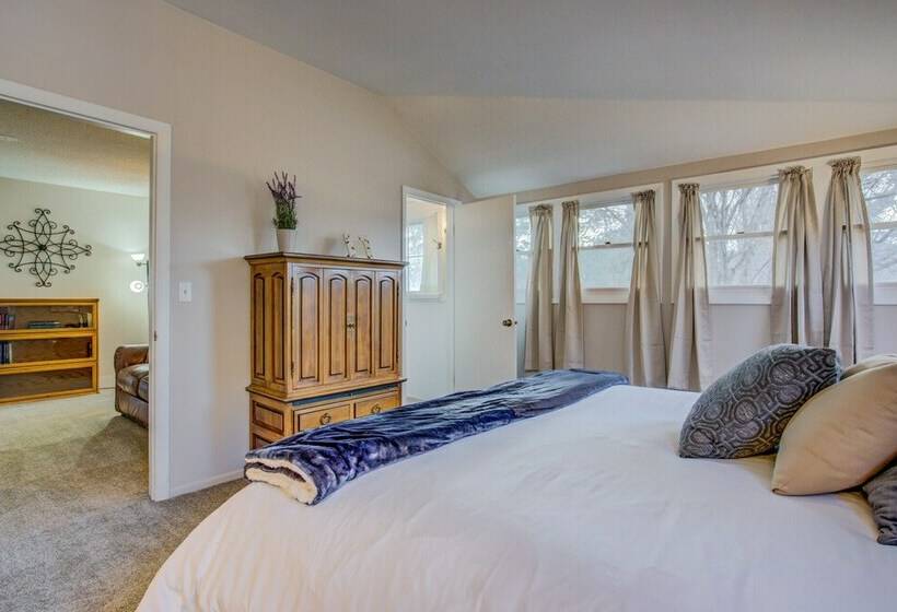 5brmonument Historic Charmminutes To Hiking