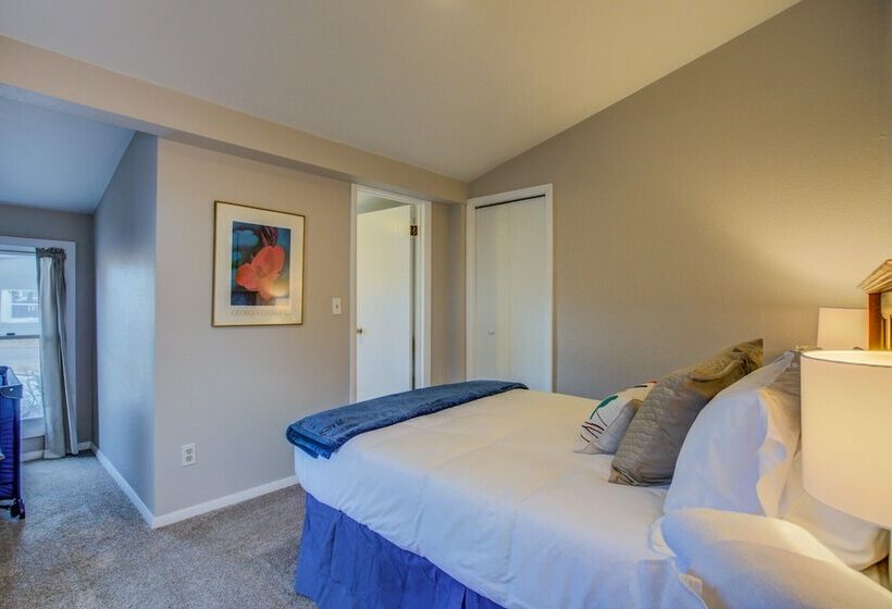 5brmonument Historic Charmminutes To Hiking