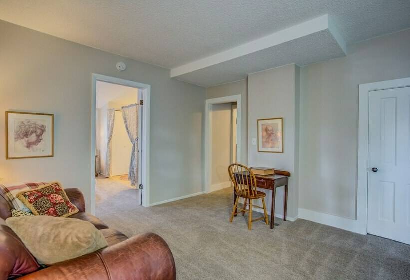 5brmonument Historic Charmminutes To Hiking