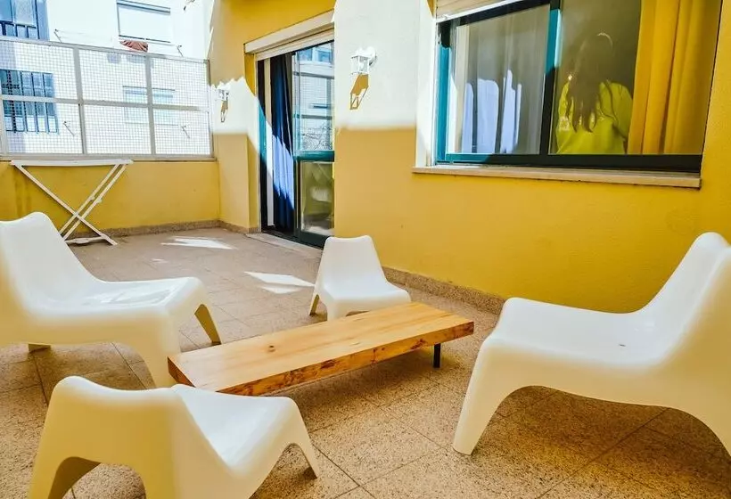 Help Yourself Hostels  Restelo