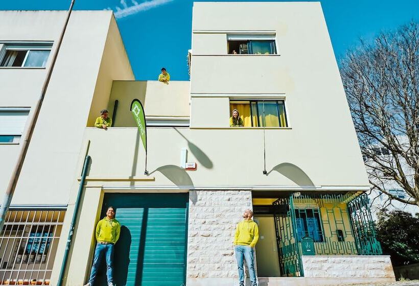 Help Yourself Hostels  Restelo