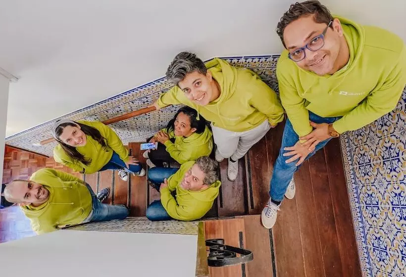 Help Yourself Hostels  Restelo