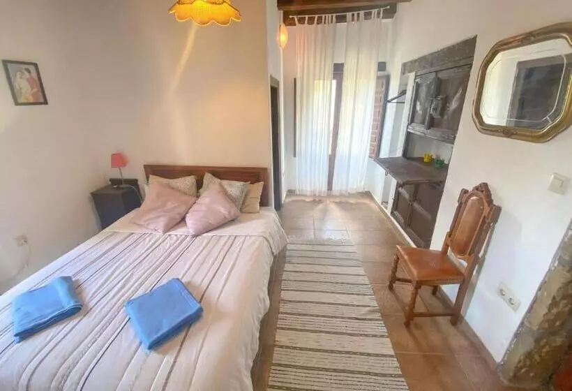 Hotelli Casa Rural Sant Petrus De Madrona