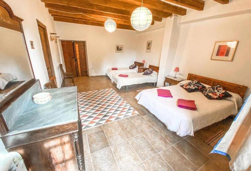 호텔 Casa Rural Sant Petrus De Madrona