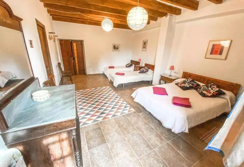 Hotelli Casa Rural Sant Petrus De Madrona