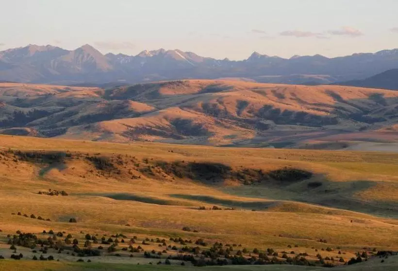 ホテル Grey Cliffs Ranch