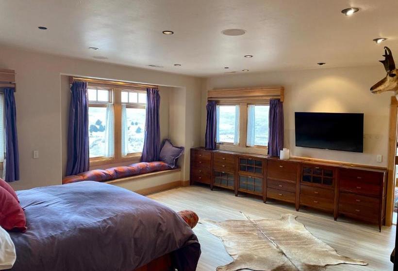 فندق Grey Cliffs Ranch